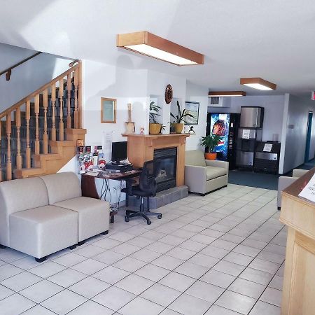 Travel-Inn Resort&Campground Saskatoon Exterior foto